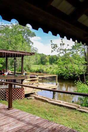 Property grounds - Frontier Hideaway Room 31 (Waynesboro)