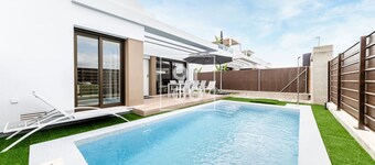 Villa Bienvida, private pool, superb interior and views - by OYOOSTAYS