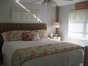 3 bedrooms, WiFi, bed sheets - 3-bedroom waterfront house in Punta Gorda with gulf access for boating / fishing (Punta Gorda)