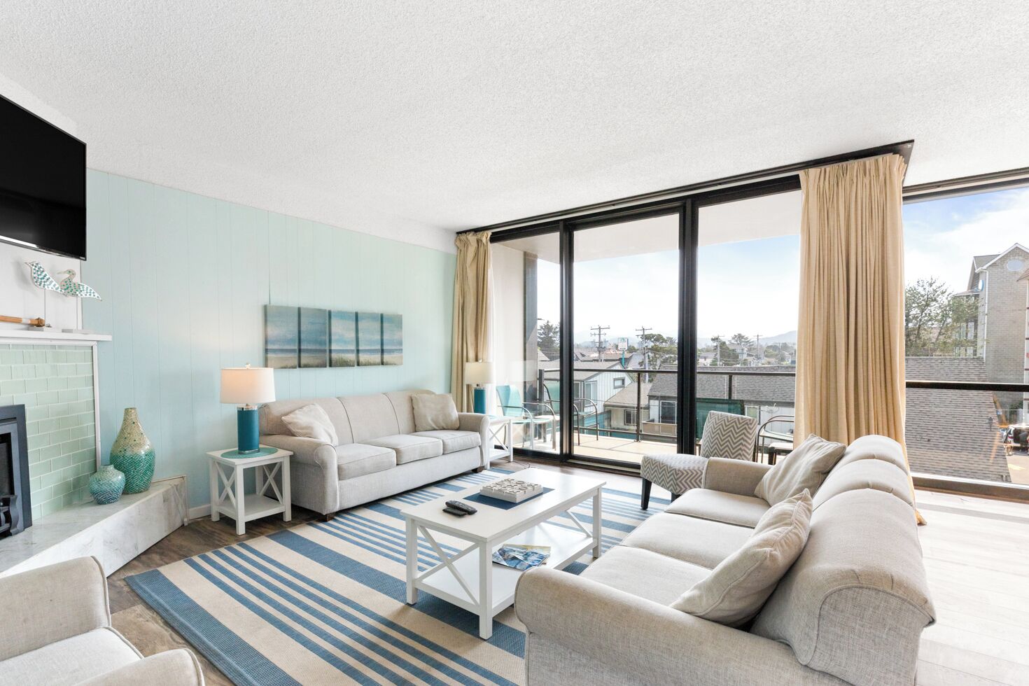 Signature Condo, 2 Bedrooms | Living area | Fireplace