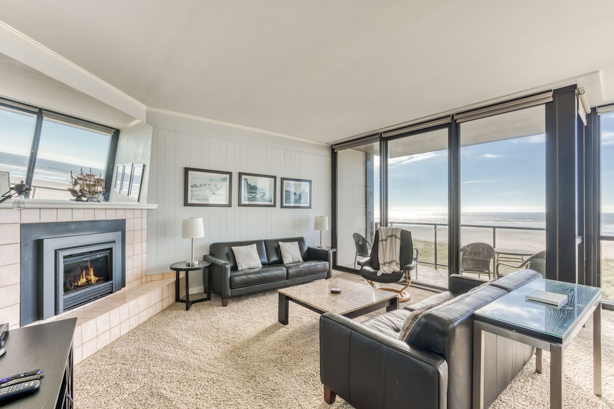Deluxe Suite, 2 Bedrooms | Living area | Fireplace