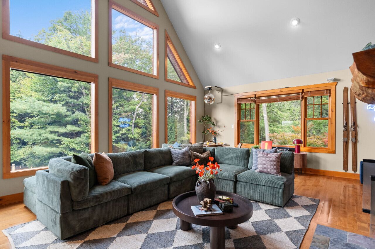 TV, fireplace, foosball, books