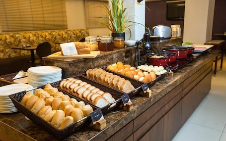 Desayuno buffet incluido todos los días