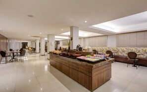 Free daily buffet breakfast  - GoldMen Business Joinville (Joinville)