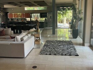 Interior - "Yachtzee" Private Retreat & Sanctuary (La Quinta)