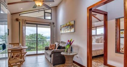 Lake views, 2nd Fl Apt. Communal Pool & Clubhouse!