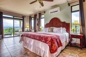 3 bedrooms, iron/ironing board, travel cot, free WiFi - Escape to your private jungle retreat in Costa Rica!<br>This stylish upscale 2-bedroom, 2-bathroom home is tucked away in a secure, gated community, surrounded by lush rainforest, offering total peace, comfort, and the perfect touch of adventure. (Tronadora)