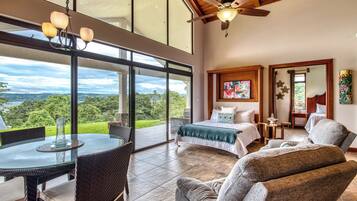 3 habitaciones, tabla de planchar con plancha y cuna de viaje