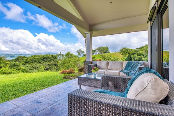 Property grounds - Escape to your private jungle retreat in Costa Rica!
This stylish upscale 2-bedroom, 2-bathroom home is tucked away in a secure, gated community, surrounded by lush rainforest, offering total peace, comfort, and the perfect touch of adventure. (Tronadora)