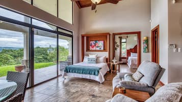 3 soverom, strykejern/-brett, reiseseng for barn og wi-fi (inkludert)