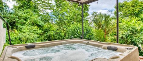 Bain à remous extérieur