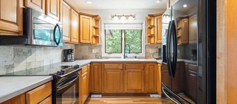 4-bedroom Waterfront Home on Lake Barkley at Eddy Creek Marina Resort.