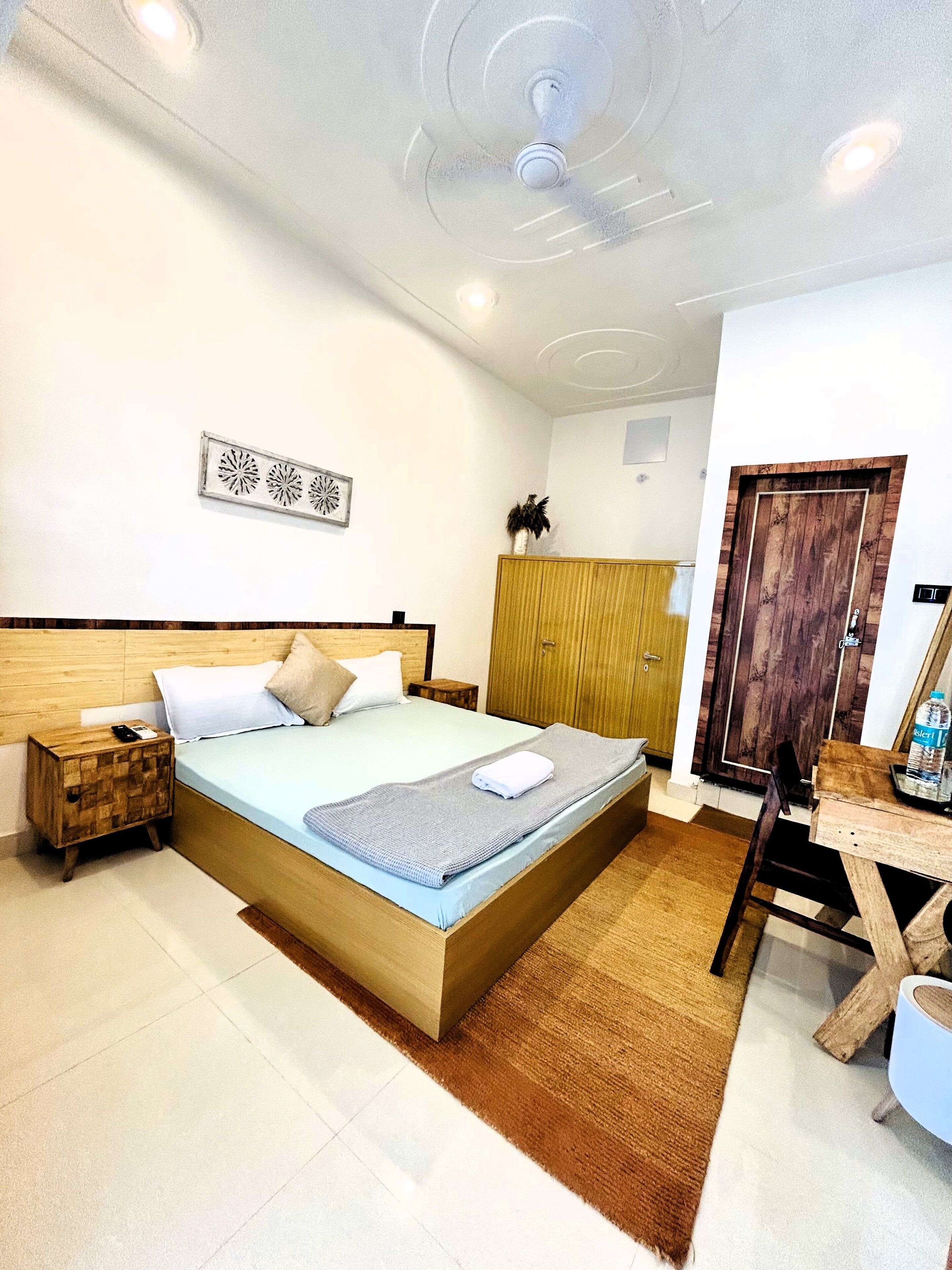 Standard Double Room | Desk, laptop workspace, free WiFi