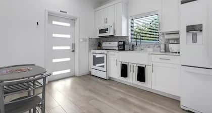Brand new build, 10 min stroll to the beach, 7 min drive to stores/restaurants