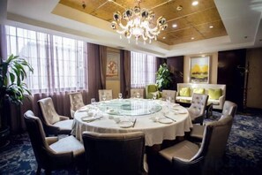 Unclassified image, 2 of 50, button - Qinqingshu Hotel (Zhumadian)