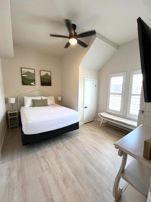 2 bedrooms, iron/ironing board, free WiFi, bed sheets