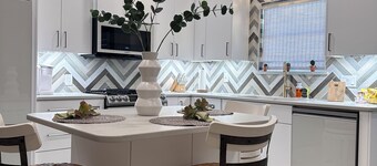 The Bohemian. Unit #5 Charming 2-bedroom apartment in gorgeous Corpus Christi.