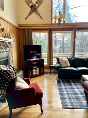 Smart TV, fireplace, books, offices - Jay Peak VT 5BR Chalet (Westfield)