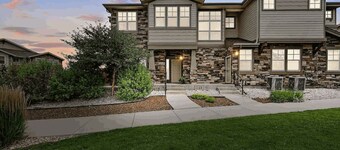 Charming 2-bedroom townhome with AC, WiFi