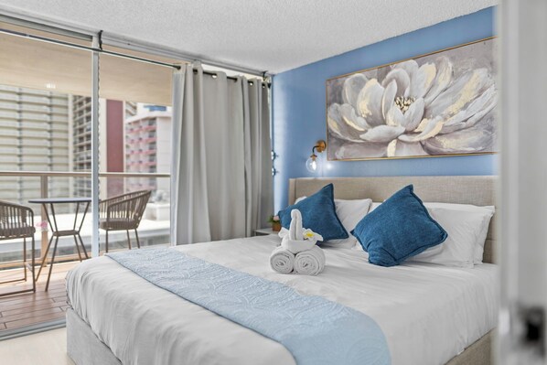 1 bedroom, iron/ironing board, WiFi, bed sheets - Stylish Waikiki 1-Bedroom, Just Steps from the Beach! (Honolulu)