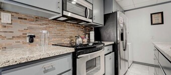 Charming 3-bedroom mobile home with WiFi and AC - centrally located in Houston