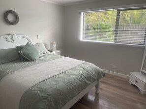 2 chambres, fer et planche à repasser, Wi-Fi, draps fournis