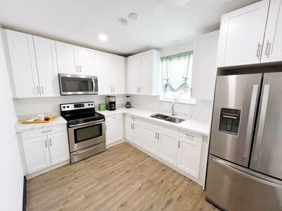 Halloween Family Home 🎃 near Miami Airport in Midtown with Free Parking and WiFi