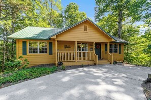 Exterior - This cute home is one level with just a couple of steps, perfect for Elderly (Townsend)