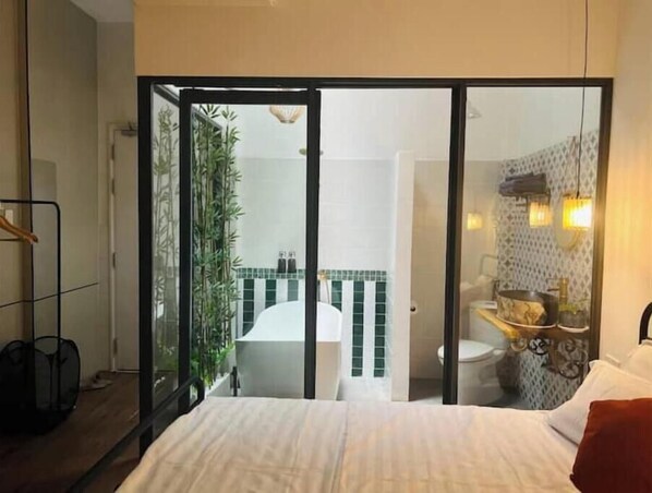 1 bedroom, iron/ironing board, free WiFi, bed sheets