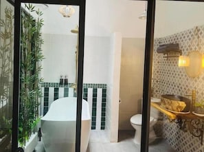 Hair dryer, towels, soap, shampoo