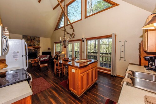 This lovely home is a great place for a family gathering . Secluded with nature