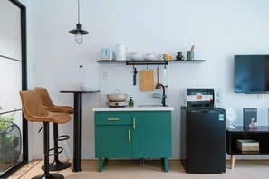 Fridge, microwave, stovetop, electric kettle