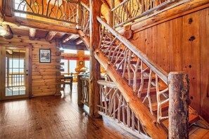 Interior - Authentic log cabin with a spectacular view ! Enjoy the seclusion and sunsets (Townsend)