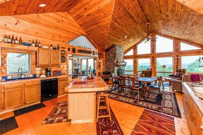 Interior - Unrivaled VIEWS secluded 2 King Bedrooms 2 Bath, with Hot Tub, 2 FPs and Sauna. (Townsend)