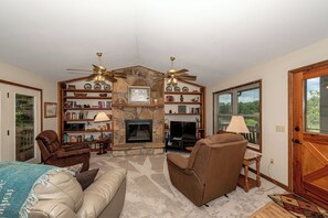 TV, peis og DVD-spiller