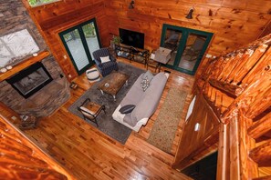 TV, fireplace - Beautiful Authentic log cabin with a wood burning fire-place. WI-FI & Cable TV (Townsend)