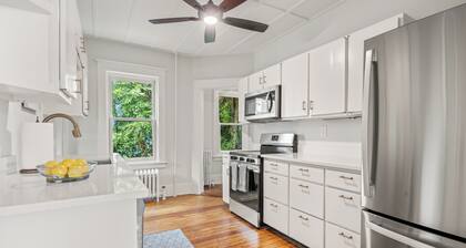 Luxe Historic Bungalow in Heart of Downtown Mystic