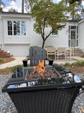 屋外ダイニングエリア