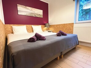 2 bedrooms, iron/ironing board, WiFi, bed sheets