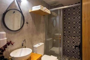 Handtücher, Seife, Toilettenpapier