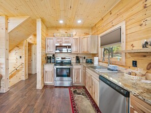 Fridge, microwave, stovetop, dishwasher