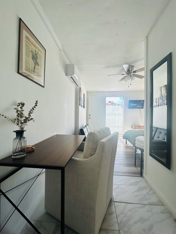 Interior - Perfect guesthouse near Downtown San Diego (National City)