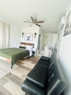 1 bedroom, desk, iron/ironing board, free WiFi