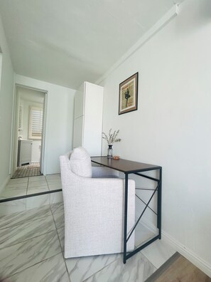 Interior - Perfect guesthouse near Downtown San Diego (National City)