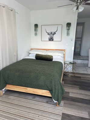 1 dormitorio, escritorio, tabla de planchar con plancha y wifi gratis