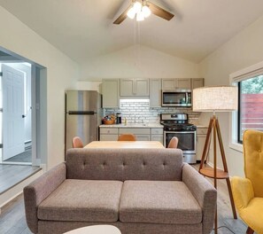 Interior - Modern Hudson Valley Retreat Near Mohonk (Plattekill)