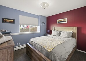 3 عدّة غرف نوم ومكواة/لوح كي وواي فاي وملاءات أسرّة