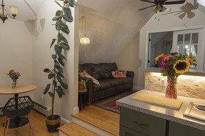 Interior - Welcome to our BoHo Treehouse! (Saco)