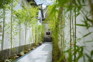 Property grounds - Manyue Wangjiayuan Hostel (Dali City)