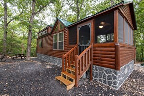 Exterior - Breathtaking 2BR escape w/scenic views & firepit (Marshall)